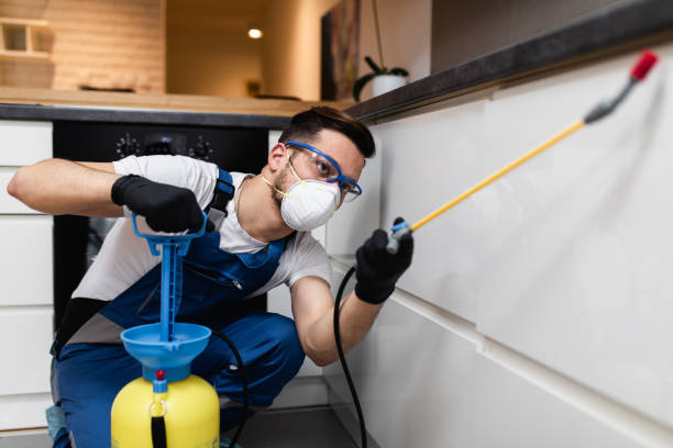 Best Commercial Pest Control Services  in Golden Gate, FL